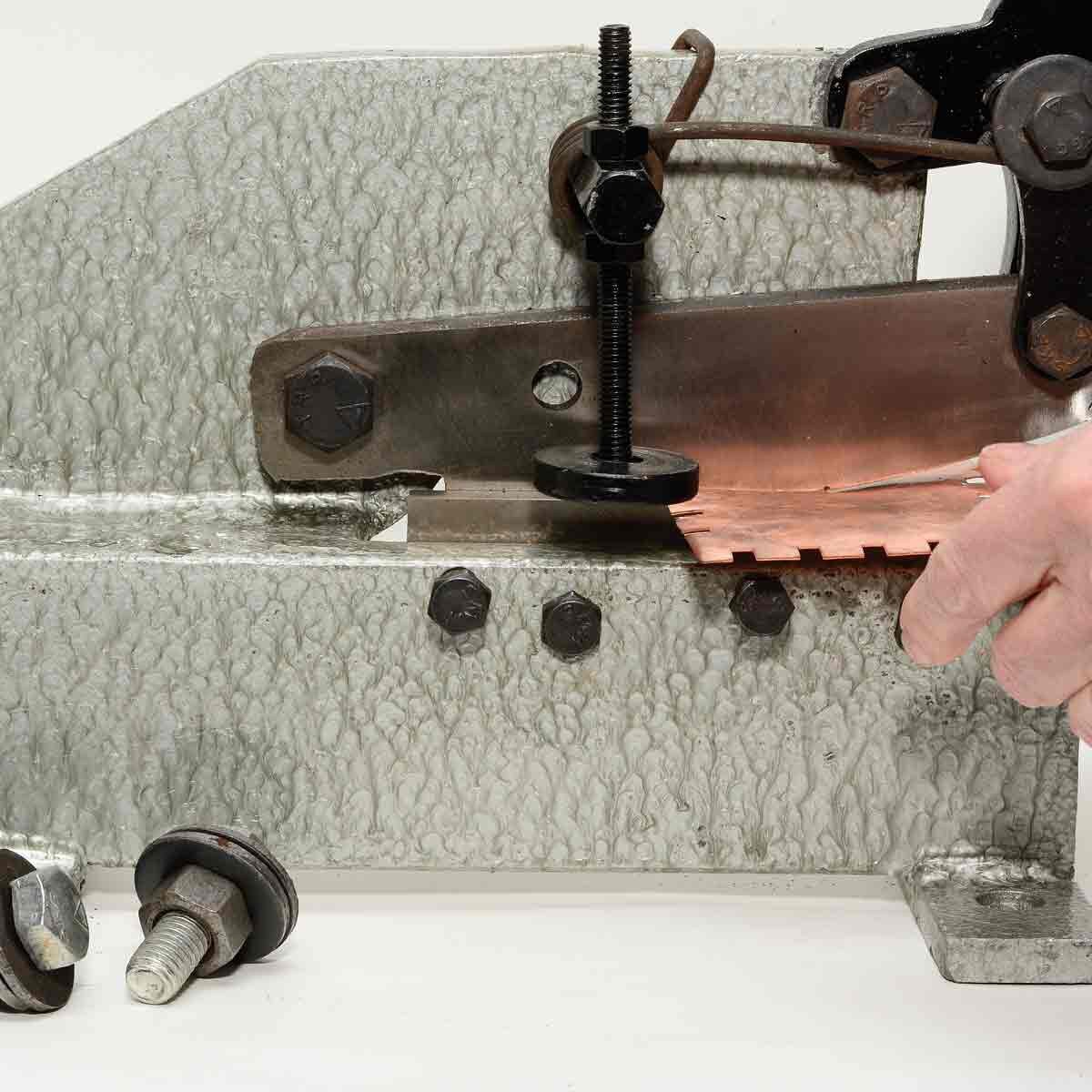 bench shear with 6 blade